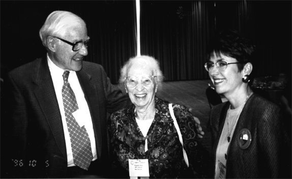 Dr. Marshall Klauss, Elisabeth Bing, Linda Harmon (L-R) 1996 '©' Lamaze